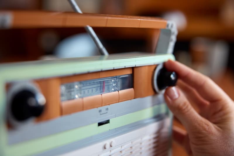 LEGO Retro Radio