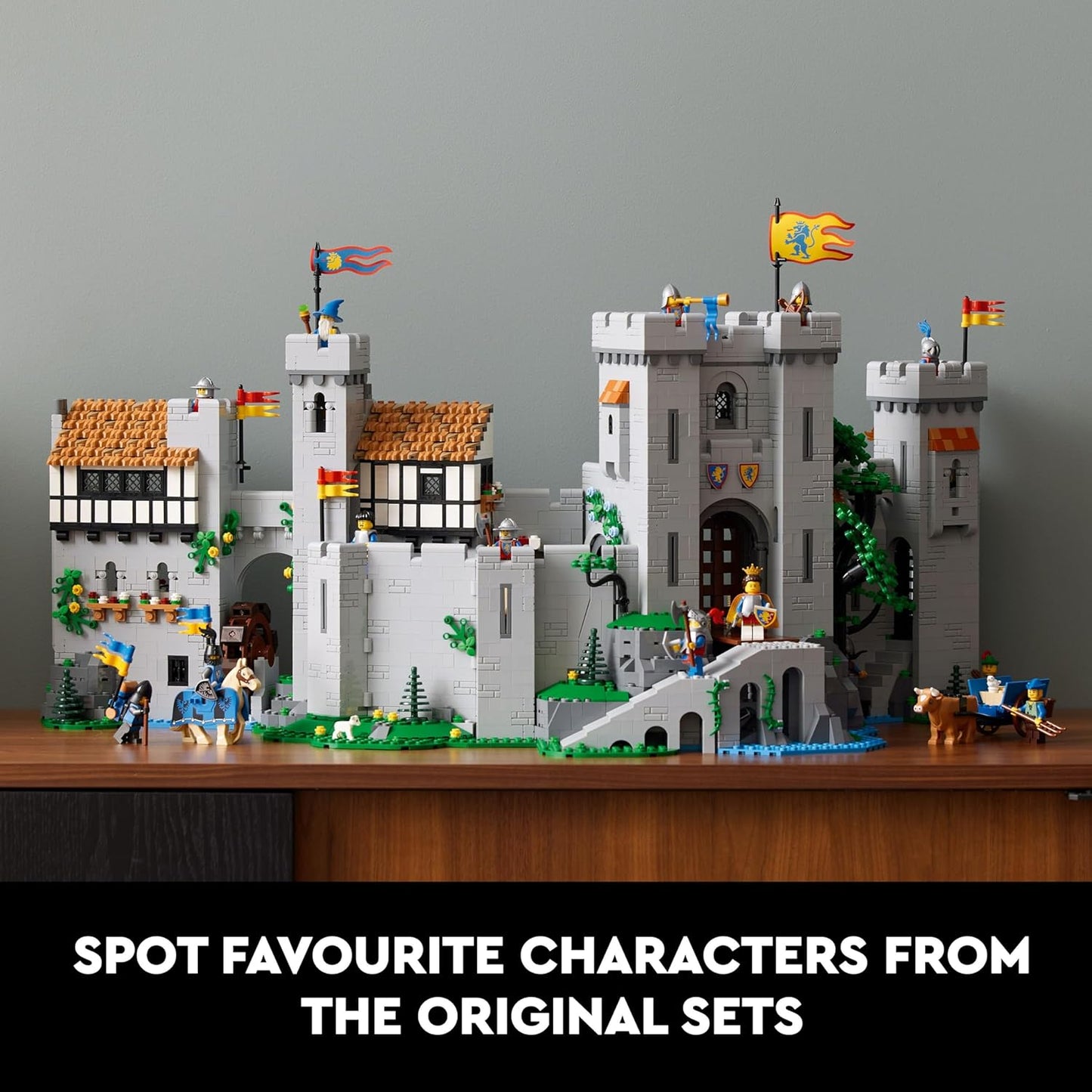 LEGO Lion Knights' Castle