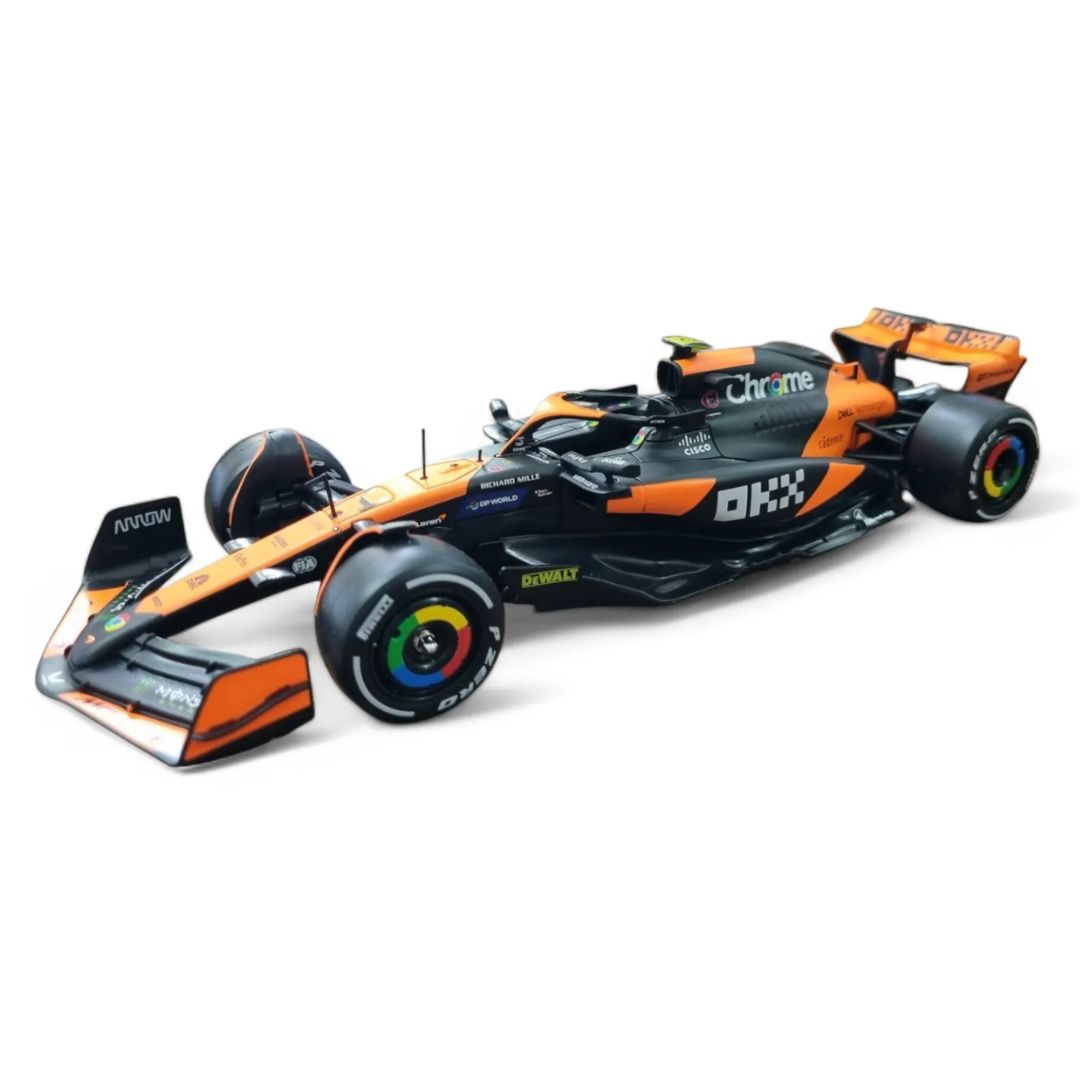 Bburago F1 Mclaren Mcl38 2024 With Driver Figure Oscar Piastri 1/24