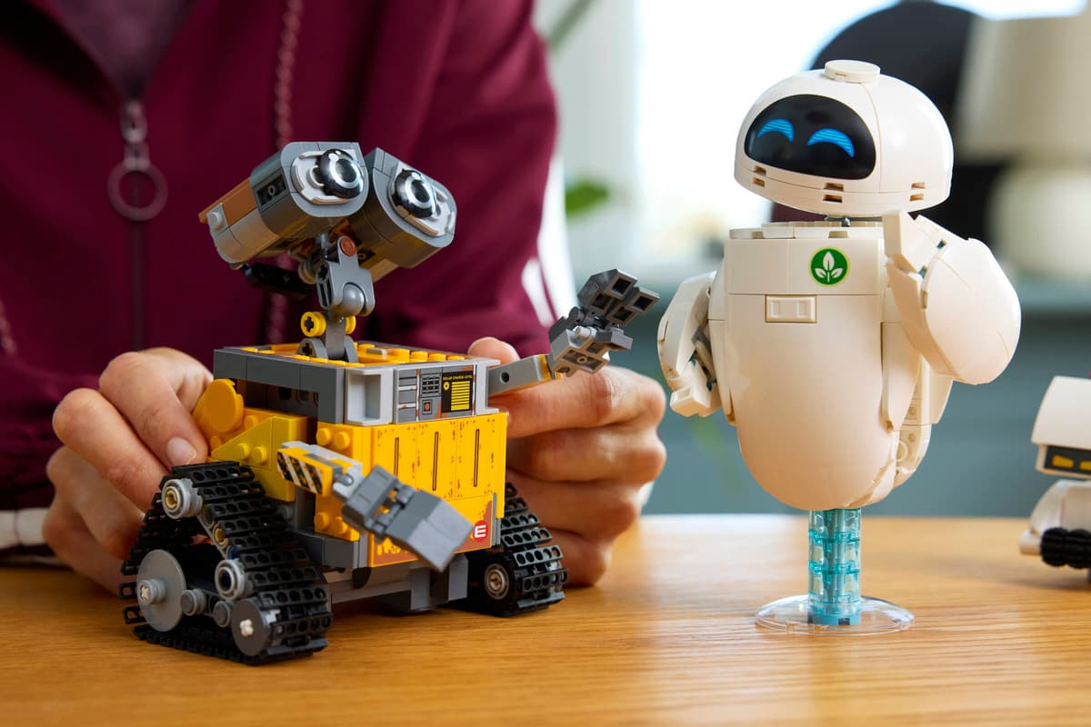 LEGO Disney and Pixar Wall-E and EVE