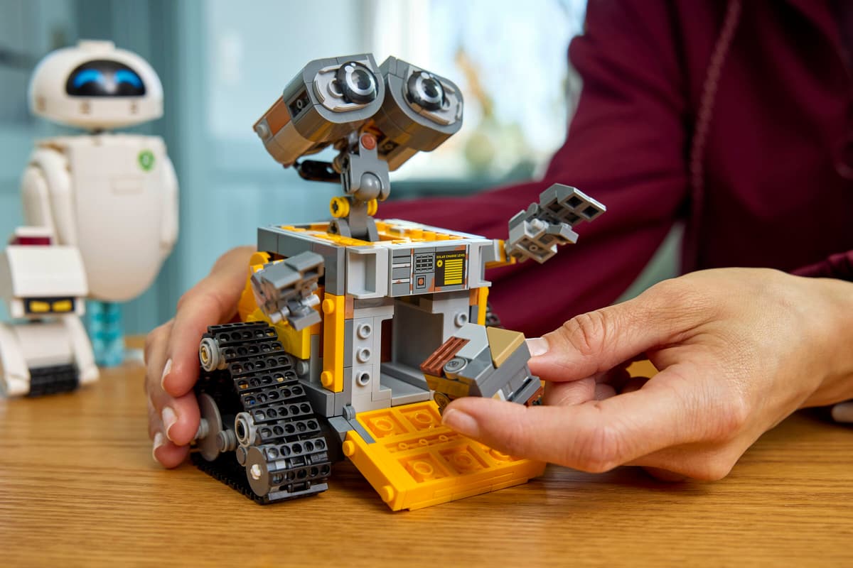 LEGO Disney and Pixar Wall-E and EVE
