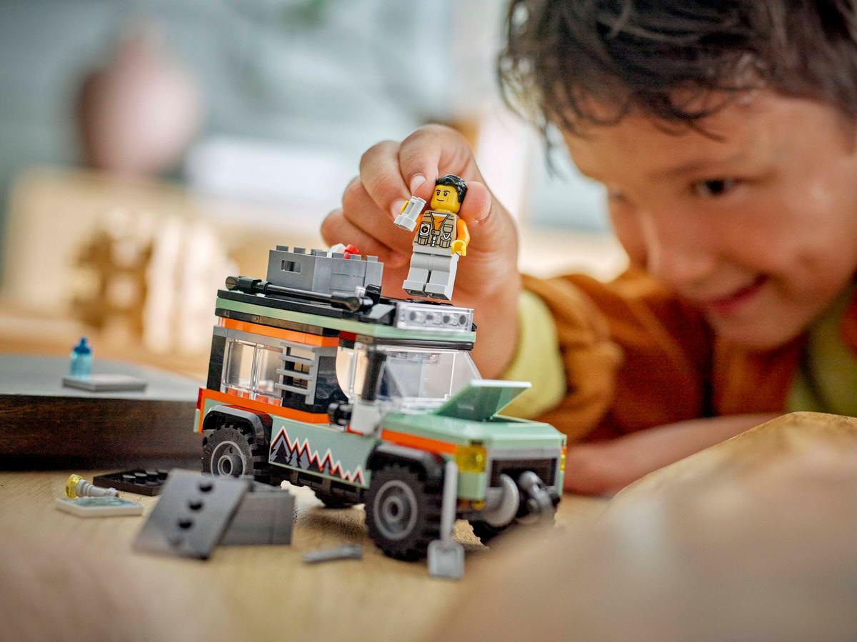 LEGO City Off-Road 4x4 Mountain Truck