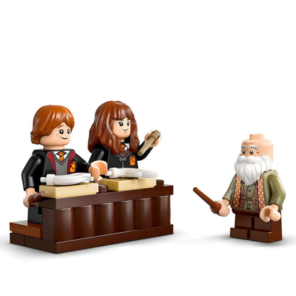 LEGO Harry Potter Hogwarts Castle: Charms Class