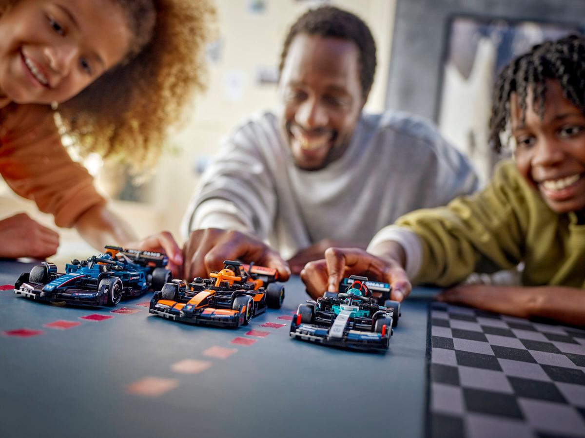 LEGO Speed Champions Mercedes-AMG F1 W15 Race Car
