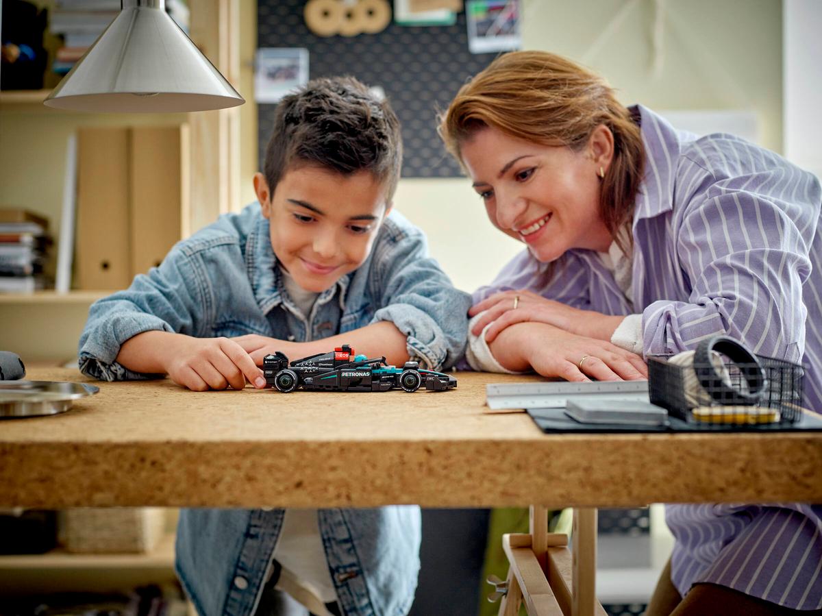 LEGO Speed Champions Mercedes-AMG F1 W15 Race Car