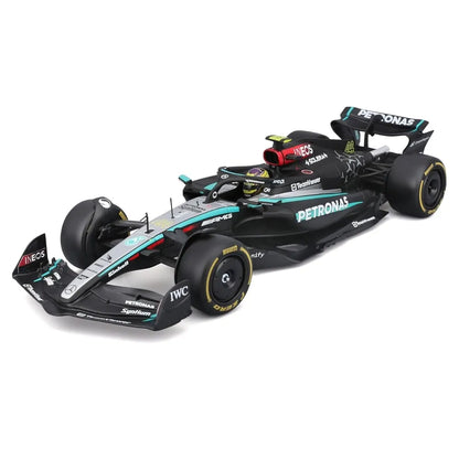 Bburago 1/24 Mercedes-AMG F1 W15 #44 Lewis Hamilton Diecast Model