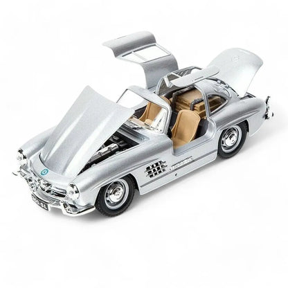 Bburago 1/24 Scale Mercedes-Benz 300 SL 1954 Diecast Car Model  Silver