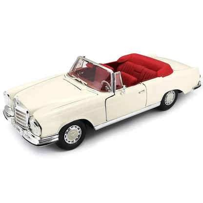 Maisto 1967 Mercedes Benz 280 SE 1/18