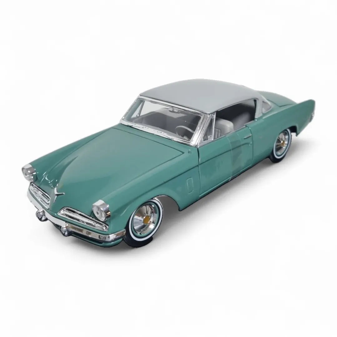 Maisto 1:18 Scale 1953 Studebaker Starliner Diecast Car Model